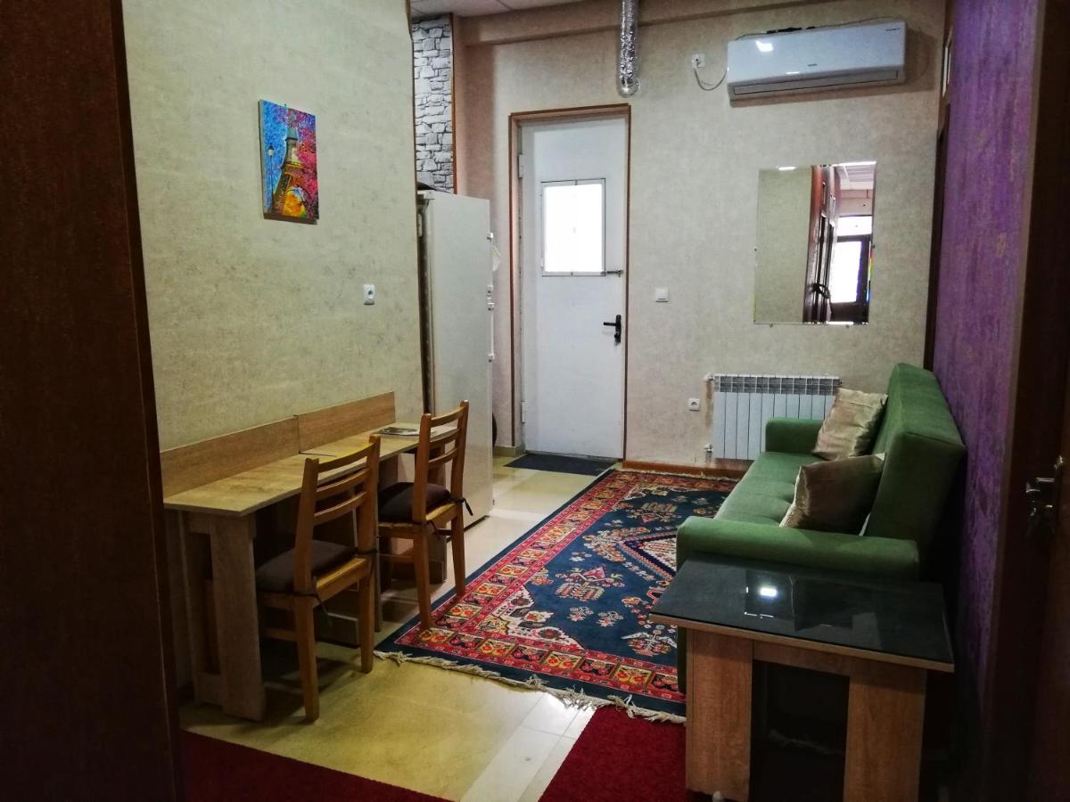 Hostel Violet Tbilisi Exterior photo